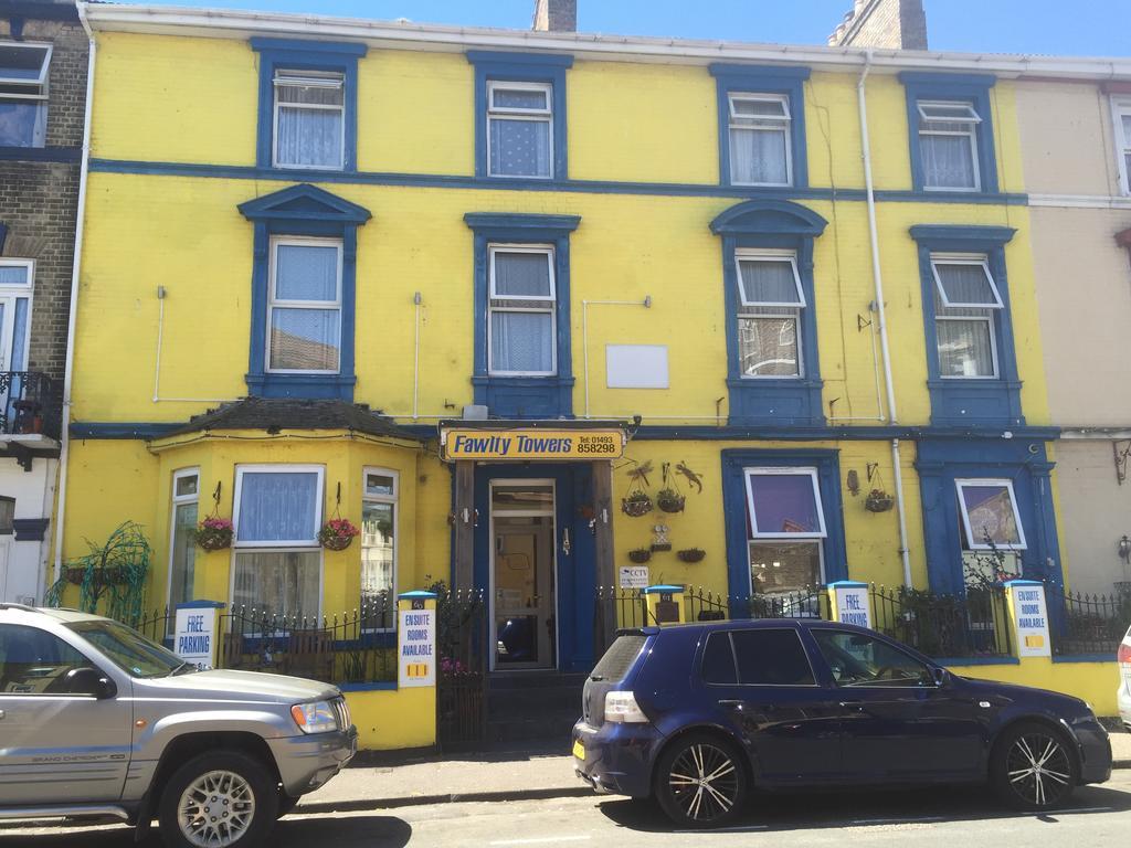 Fawlty Towers Hotel Great Yarmouth Ngoại thất bức ảnh