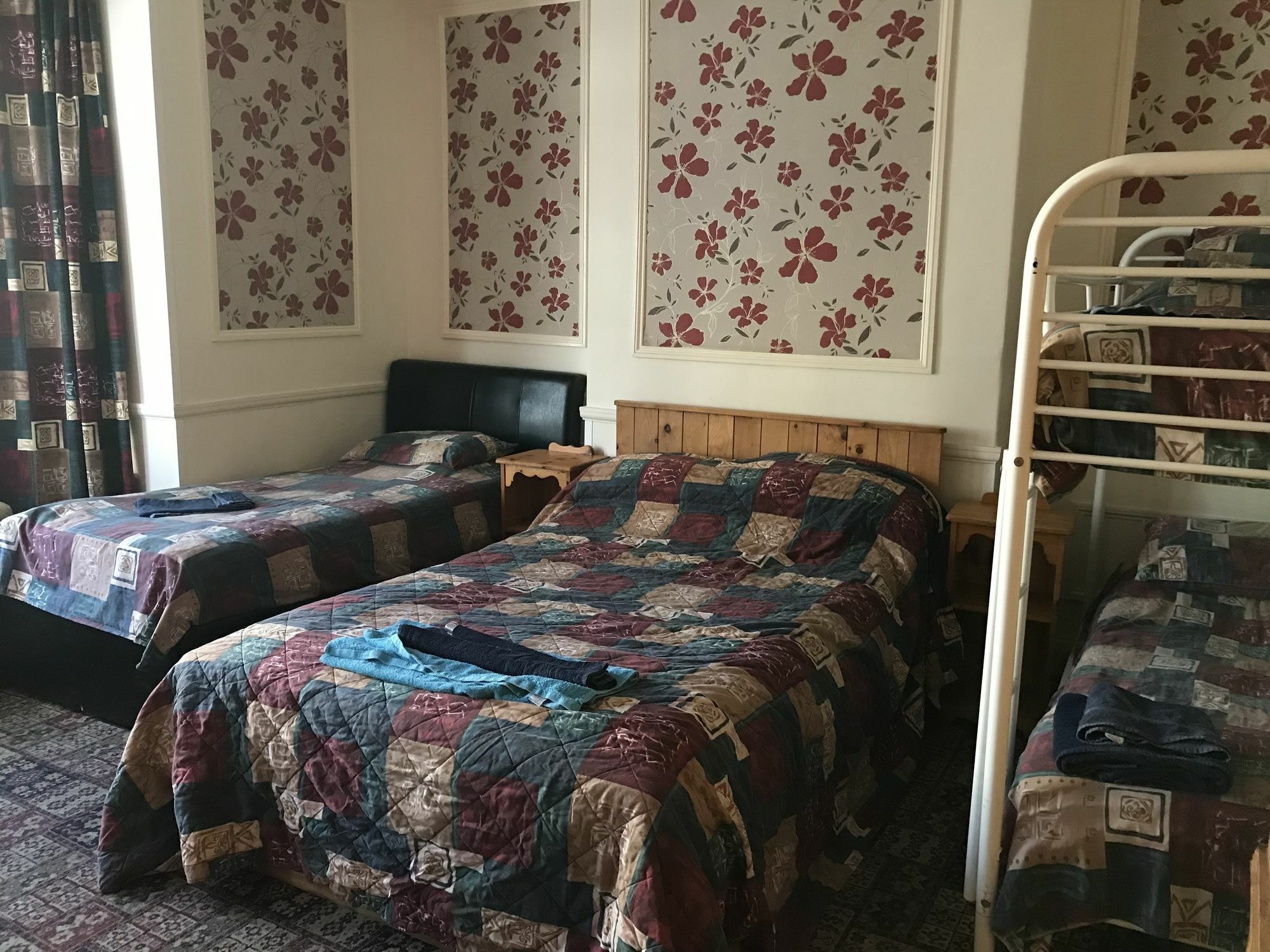 Fawlty Towers Hotel Great Yarmouth Ngoại thất bức ảnh