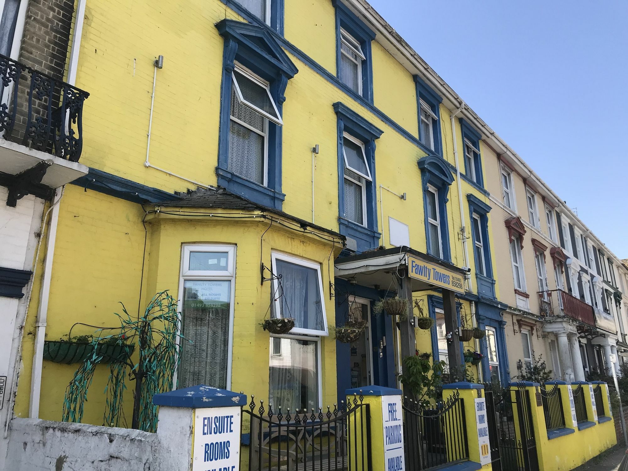 Fawlty Towers Hotel Great Yarmouth Ngoại thất bức ảnh